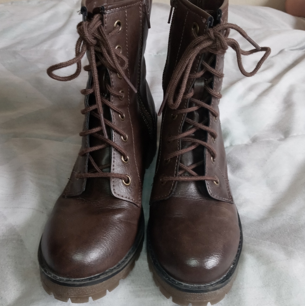 Madden Girl Womens Eloisee Combat Boots